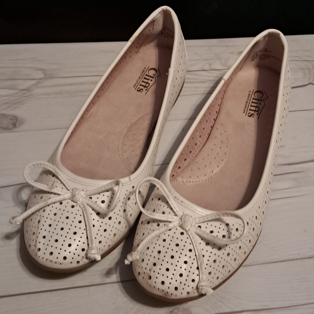 Cliffs White Ballet Flats with Bow
